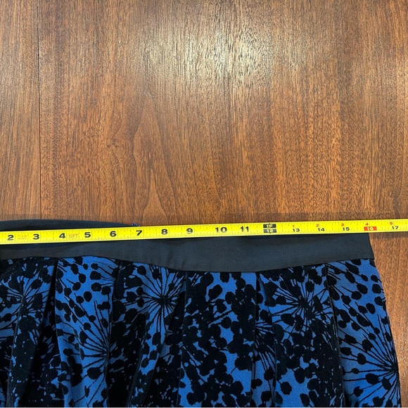 Boden Navy and black floral skirt - Picture 13 of 13